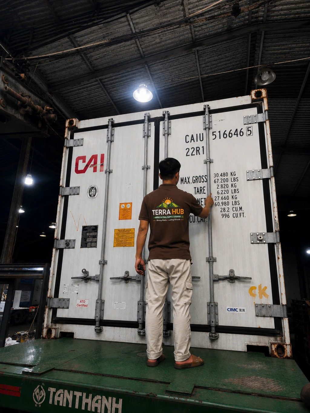 Ai có thể hợp tác dùng terra hub